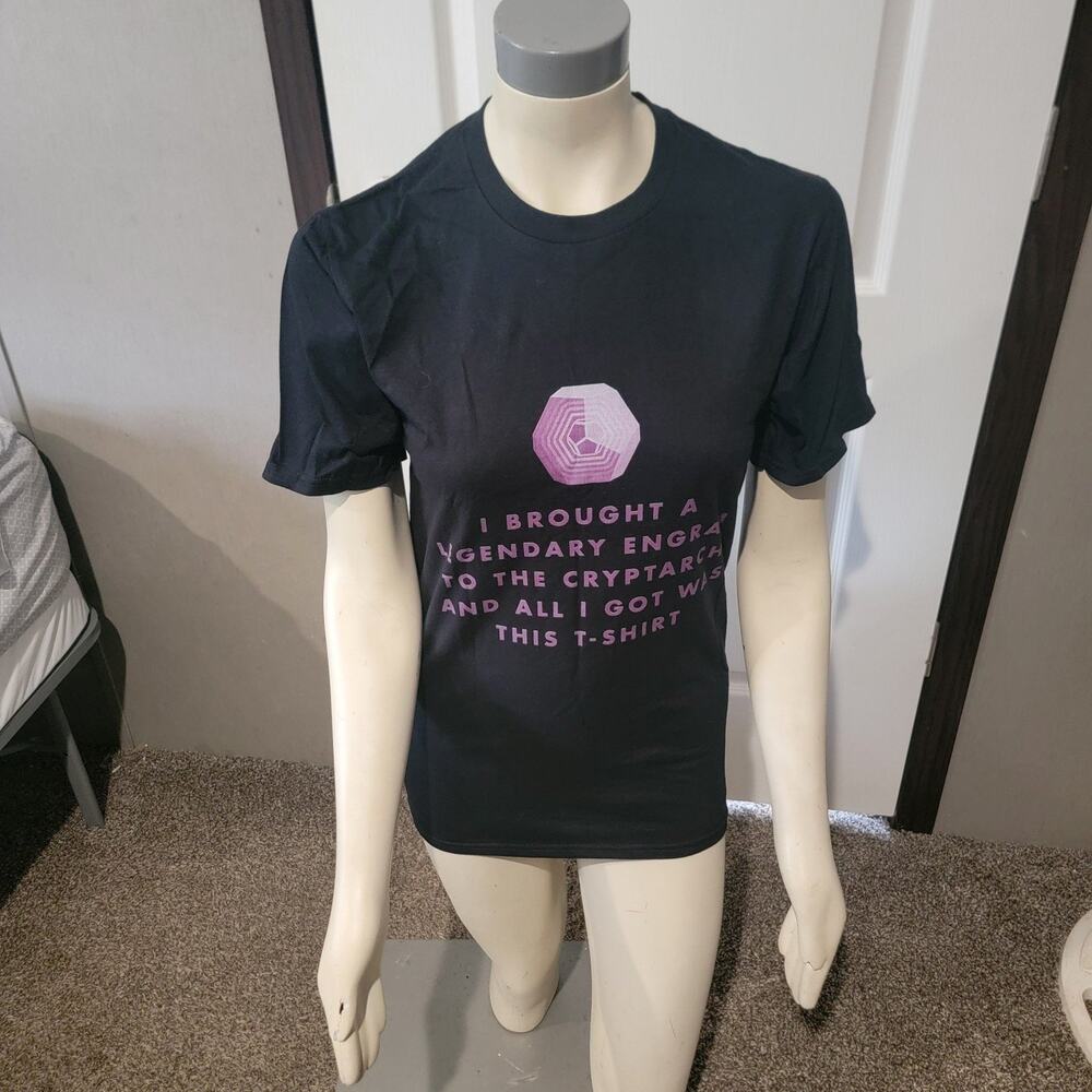 Black t-shirt with a saying on it !